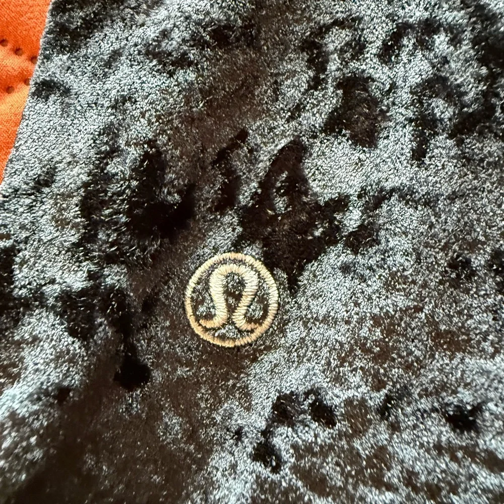 Lululemon Hooded Define Crushed Velvet Jacket size 4 - Picture 4 of 5